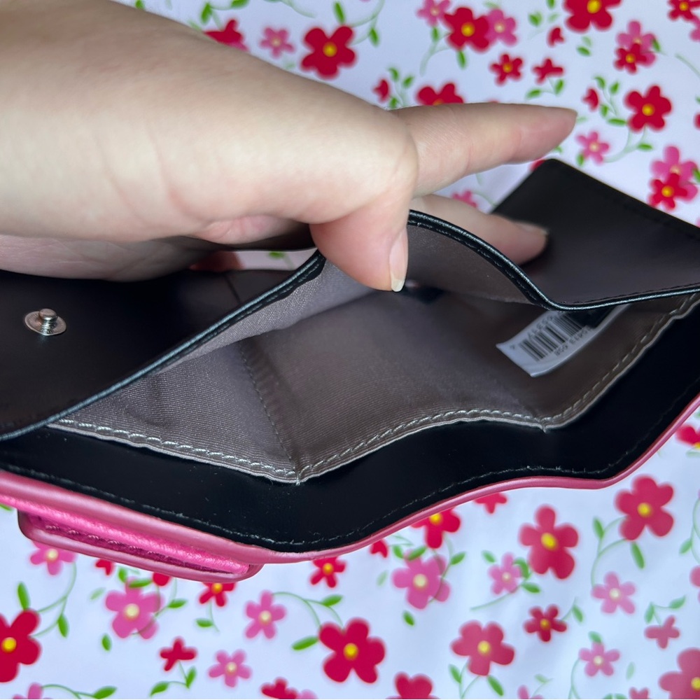 Marc Jacob’s pink leather mini compact wallet - Picture 6 of 13